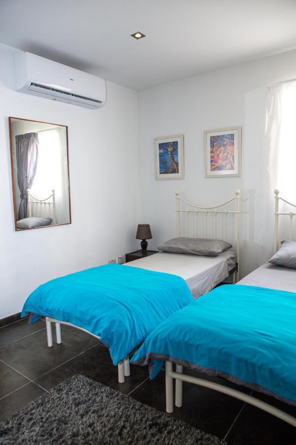 Dolmen Court Flat 10, Qawra Apartment St. Paul's Bay Exterior photo