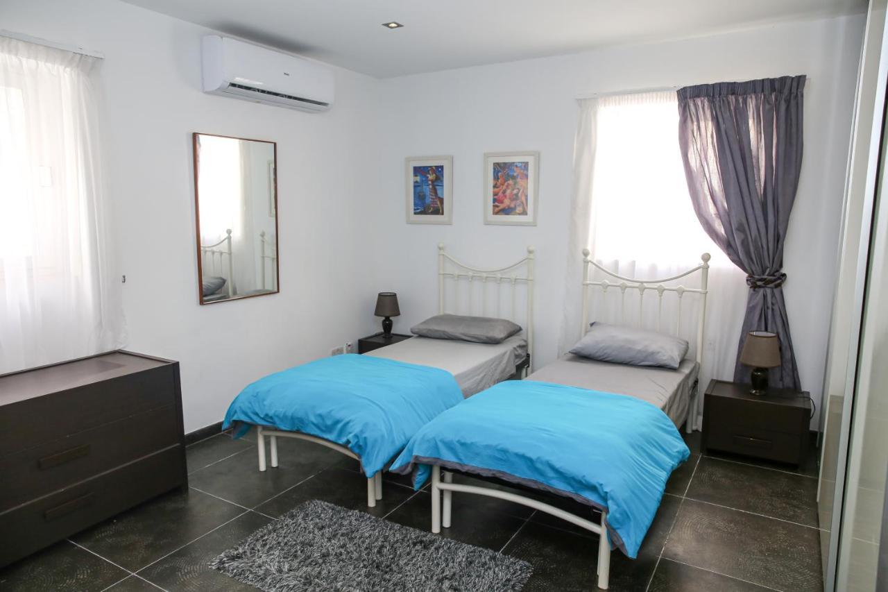 Dolmen Court Flat 10, Qawra Apartment St. Paul's Bay Exterior photo